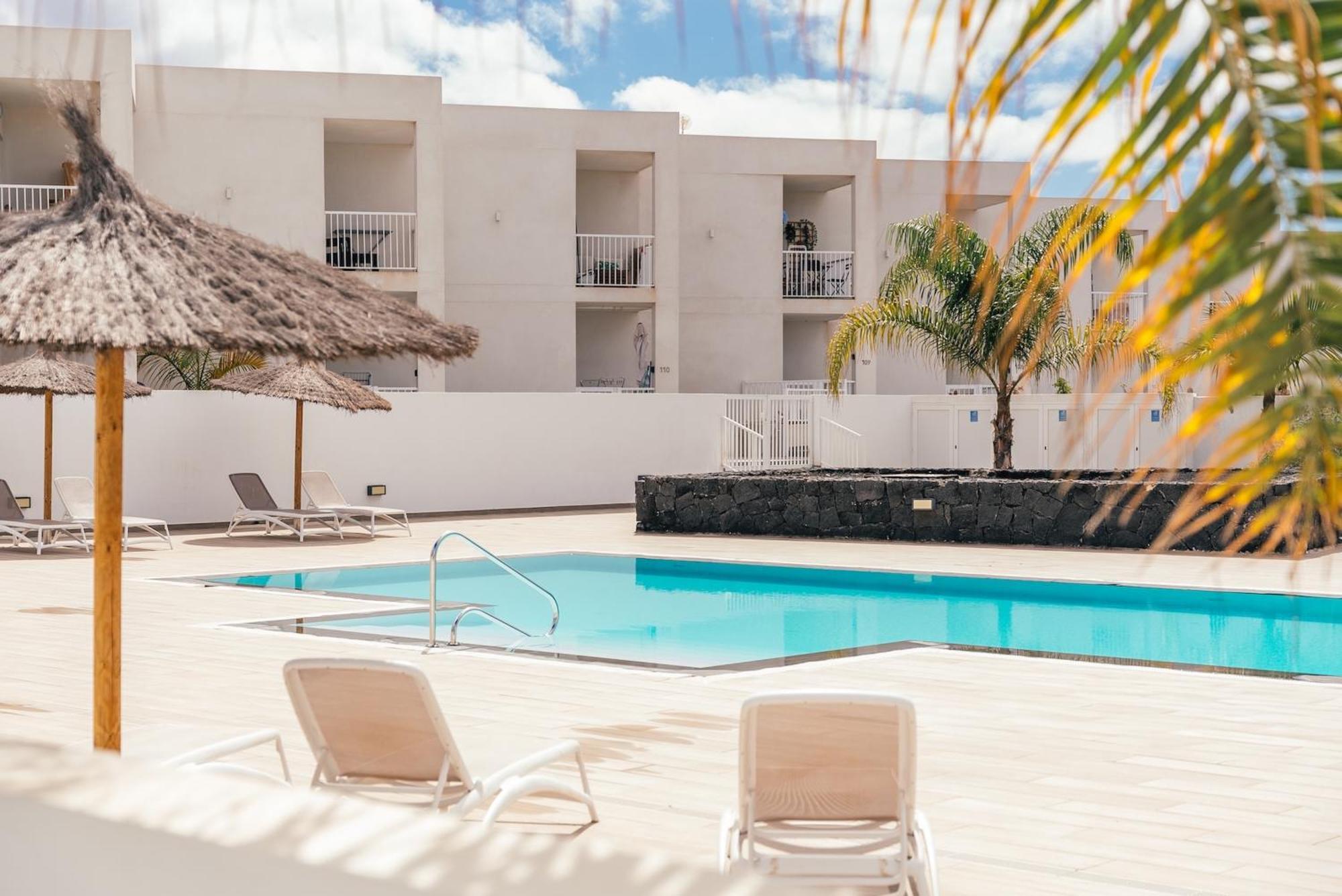 Apto Rebeca By Hh Aa, Wifi & Pool Costa Teguise Luaran gambar